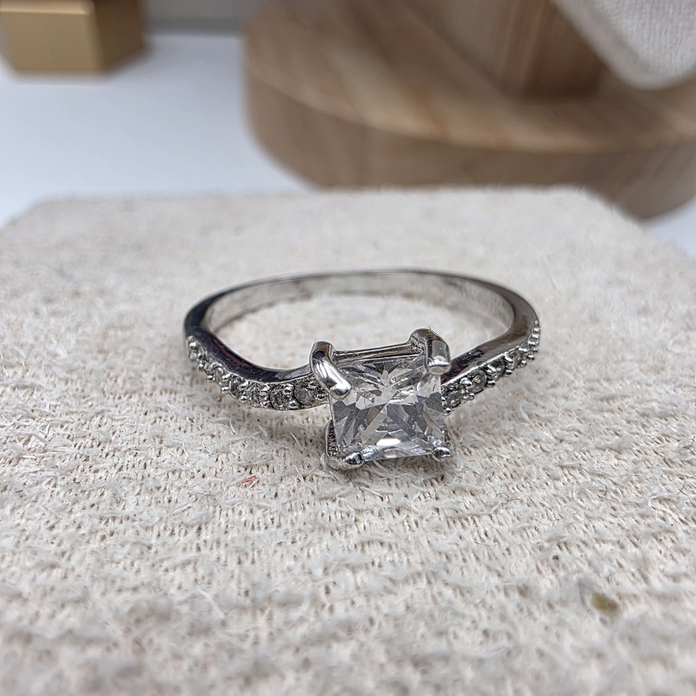Elegant Silver Women's Ring (1303)